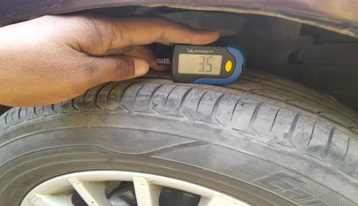 2010 Fiat Linea EMOTION 1.4, Petrol, Manual, 99,999 km, tyre