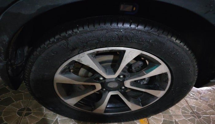 2020 Tata NEXON XZA PLUS PETROL, Petrol, Automatic, 91,937 km, tyre