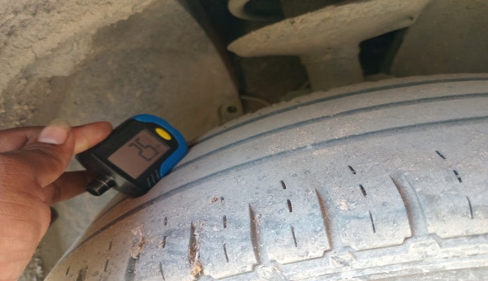 2013 Renault Duster 110 PS RXZ DIESEL, Diesel, Manual, 1,83,646 km, tyre