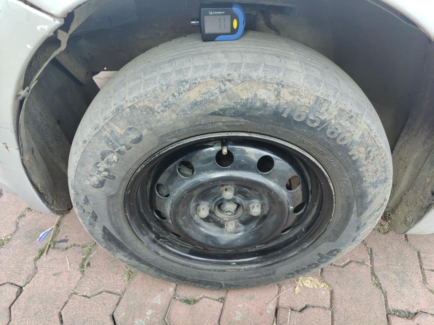 2011 Maruti Swift Dzire LXI, Petrol, Manual, 1,19,769 km, tyre