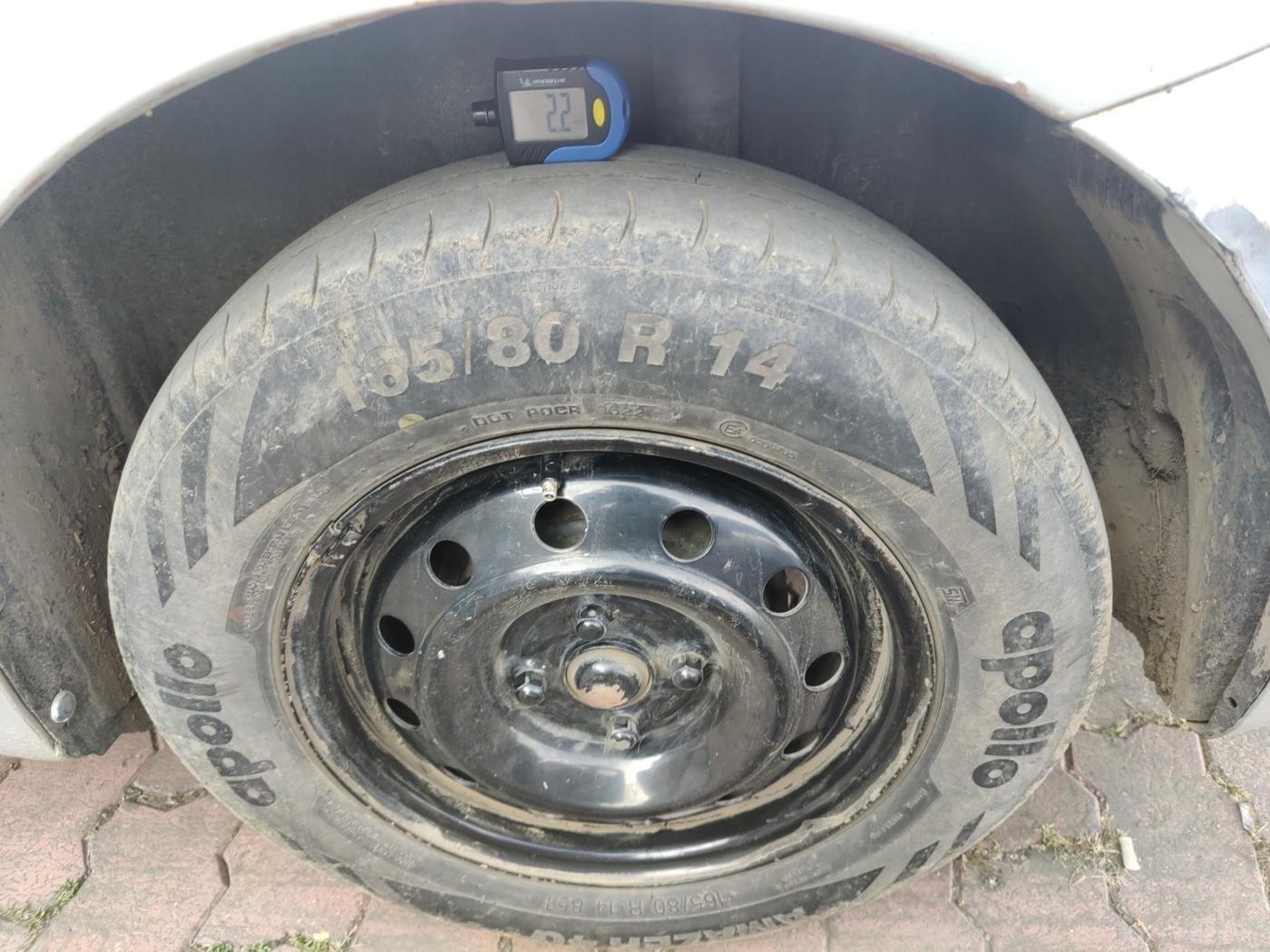 2011 Maruti Swift Dzire LXI, Petrol, Manual, 1,19,769 km, tyre
