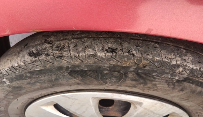 2011 Hyundai i10 MAGNA 1.2, Petrol, Manual, 1,11,357 km, tyre