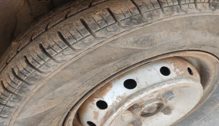 2011 Maruti Alto LX, Petrol, Manual, 2,00,778 km, tyre