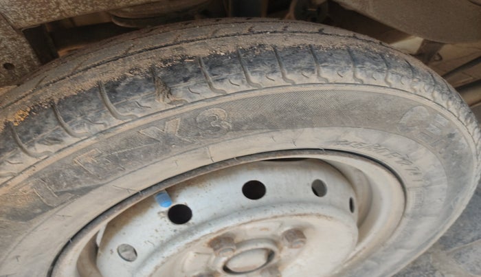 2011 Maruti Alto LX, Petrol, Manual, 2,00,778 km, tyre