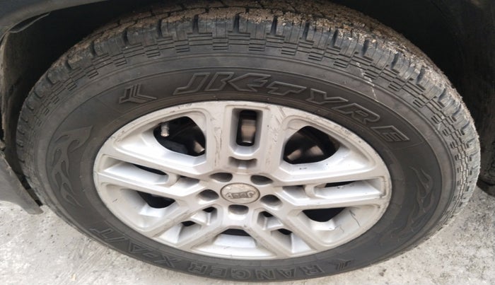 2017 Jeep Compass LIMITED 2.0 DIESEL, Diesel, Manual, 1,00,472 km, tyre