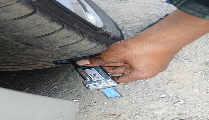 2011 Hyundai i20 SPORTZ 1.2, Petrol, Manual, 1,47,389 km, tyre