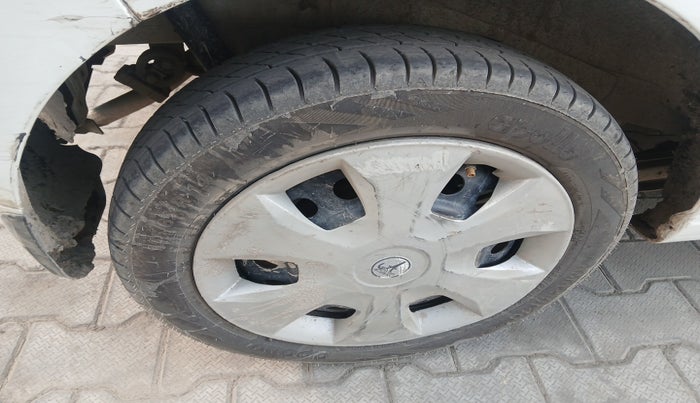 2011 Maruti Wagon R 1.0 VXI, Petrol, Manual, 79,800 km, tyre