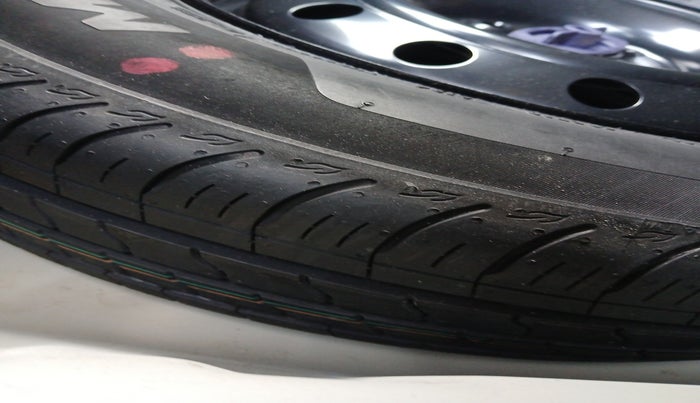 2024 Maruti Swift ZXi, Petrol, Manual, 9,670 km, tyre