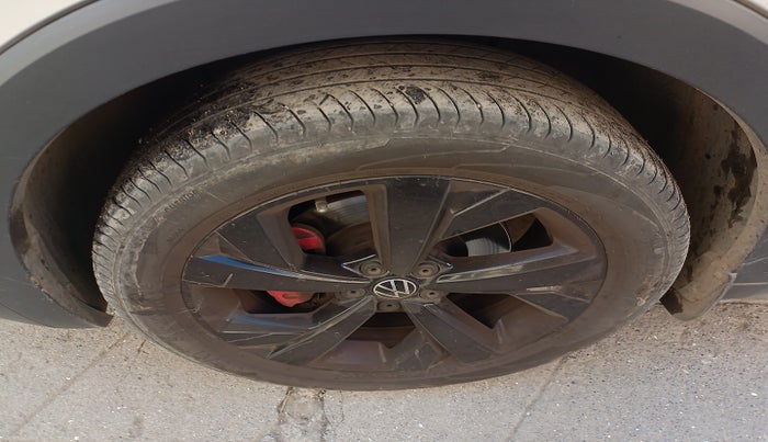 2024 Volkswagen TAIGUN  GT PLUS 1.5 TSI MT, Petrol, Manual, 31,160 km, tyre