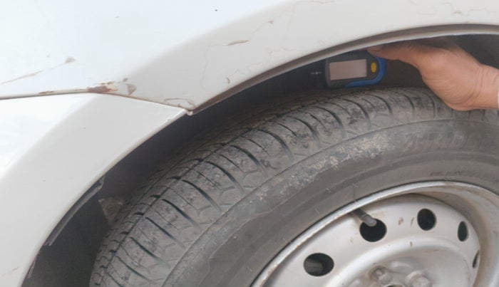 2011 Maruti Swift LDI, Diesel, Manual, 1,95,536 km, tyre