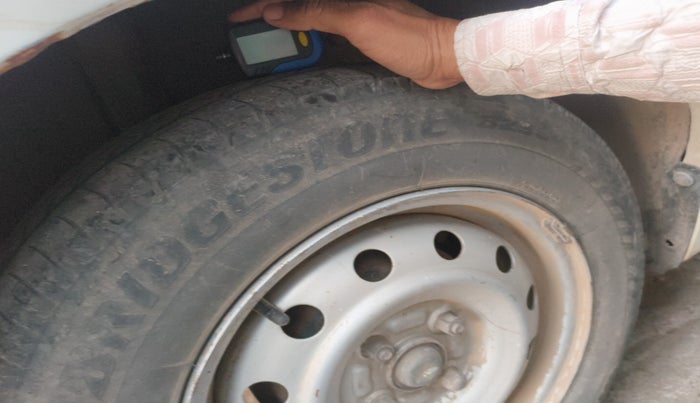 2011 Maruti Swift LDI, Diesel, Manual, 1,95,536 km, tyre