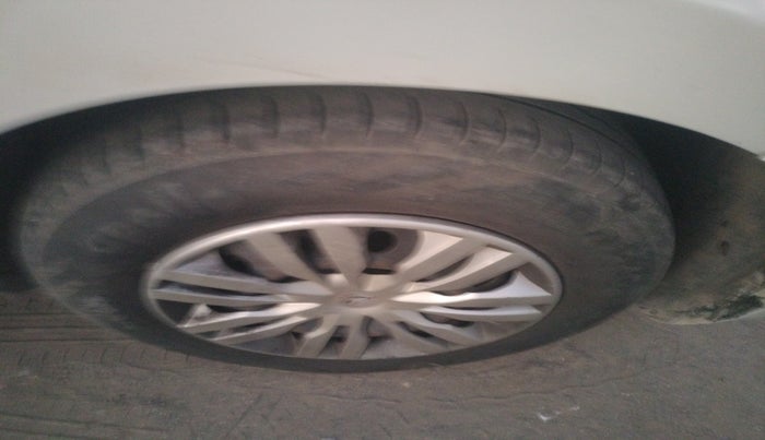 2020 Maruti Dzire VXI, Petrol, Manual, 1,00,567 km, tyre