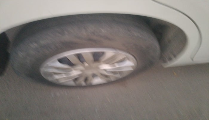 2020 Maruti Dzire VXI, Petrol, Manual, 1,00,567 km, tyre