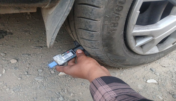 2017 Tata Zest XMS PETROL, Petrol, Manual, 1,74,042 km, tyre