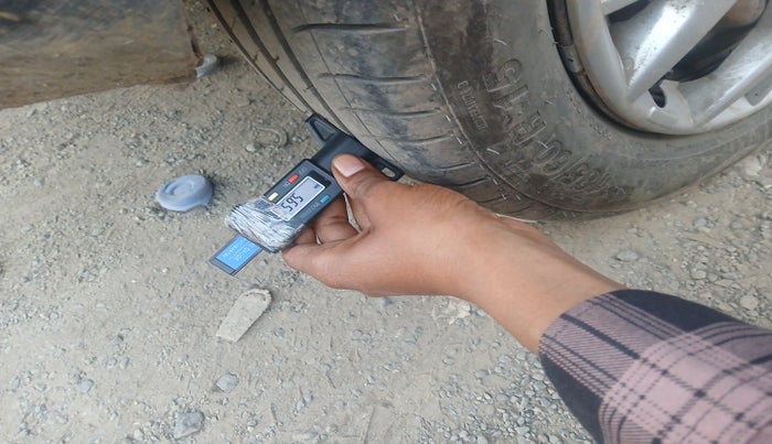 2017 Tata Zest XMS PETROL, Petrol, Manual, 1,74,042 km, tyre