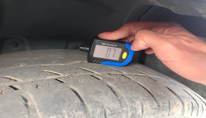 2014 Ssangyong Rexton RX7, Diesel, Automatic, 1,47,675 km, tyre