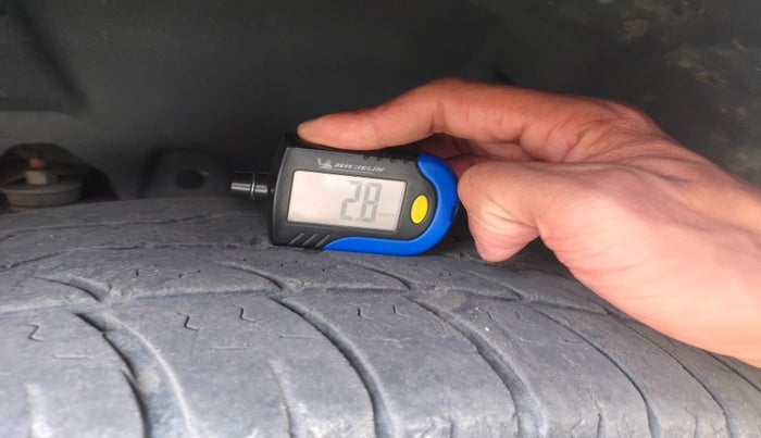 2014 Ssangyong Rexton RX7, Diesel, Automatic, 1,47,675 km, tyre