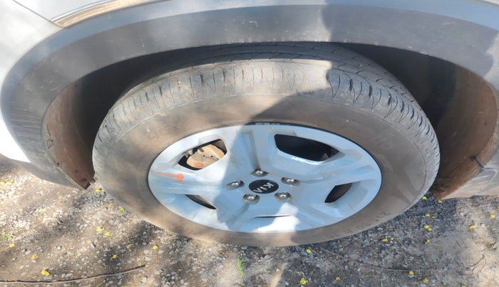 2021 KIA SONET HTK PLUS 1.5, Diesel, Manual, 1,95,099 km, tyre