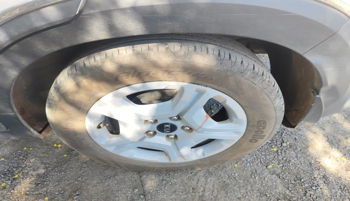 2021 KIA SONET HTK PLUS 1.5, Diesel, Manual, 1,95,099 km, tyre