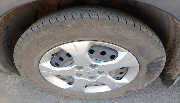 2021 Mahindra XUV300 W6 1.5 Sunroof Diesel, Diesel, Manual, 1,47,865 km, tyre