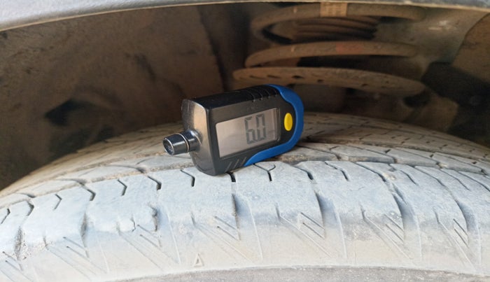 2023 Mahindra XUV700 AX 7 P MT 7 STR, Petrol, Manual, 18,860 km, tyre