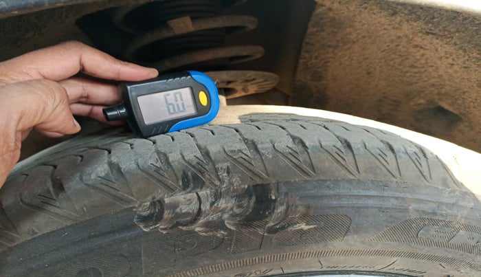 2023 Mahindra XUV700 AX 7 P MT 7 STR, Petrol, Manual, 18,860 km, tyre