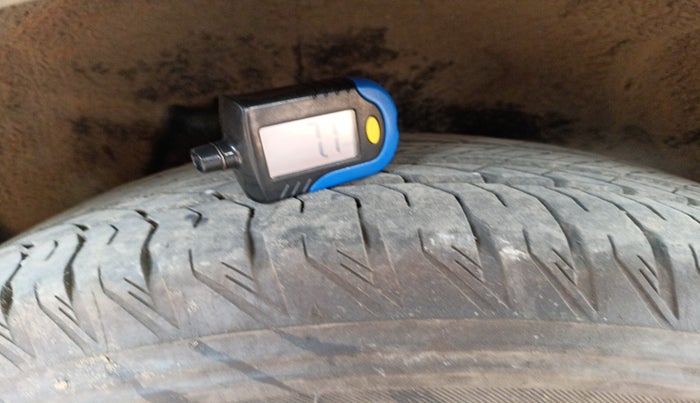 2023 Mahindra XUV700 AX 7 P MT 7 STR, Petrol, Manual, 18,860 km, tyre