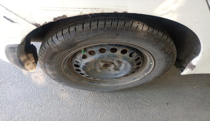 2017 Honda Jazz 1.2L I-VTEC SV, Petrol, Manual, 1,14,767 km, tyre