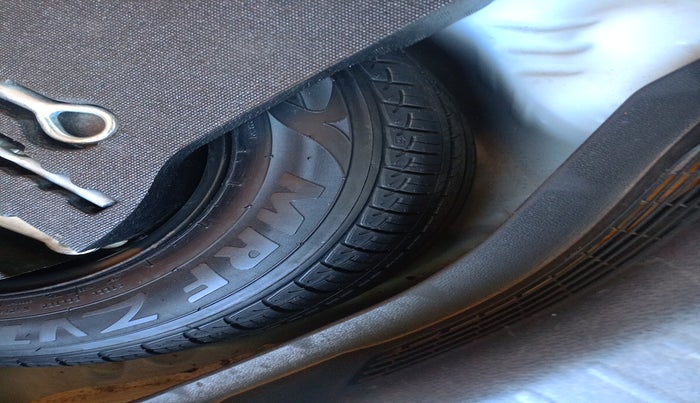 2017 Honda Jazz 1.2L I-VTEC SV, Petrol, Manual, 1,14,767 km, tyre