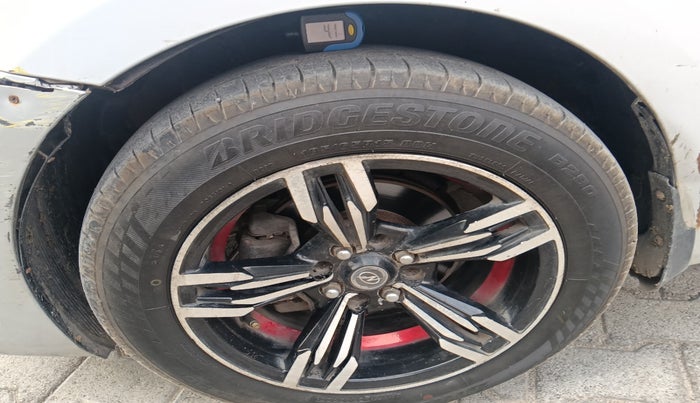 2013 Hyundai Verna FLUIDIC 1.4 CRDI, Diesel, Manual, 1,11,994 km, tyre