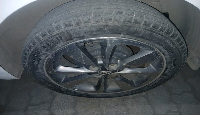 2015 Hyundai Elite i20 SPORTZ 1.2 (O), Petrol, Manual, 74,278 km, tyre