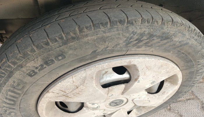 2018 Tata Tiago XE PETROL, Petrol, Manual, 1,40,736 km, tyre