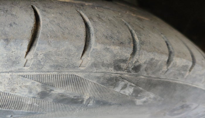 2016 Ford Figo Aspire TREND 1.2 PETROL, Petrol, Manual, 1,05,480 km, tyre