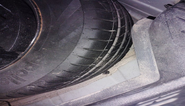 2017 Volkswagen Ameo COMFORTLINE 1.2L, Petrol, Manual, 99,363 km, tyre