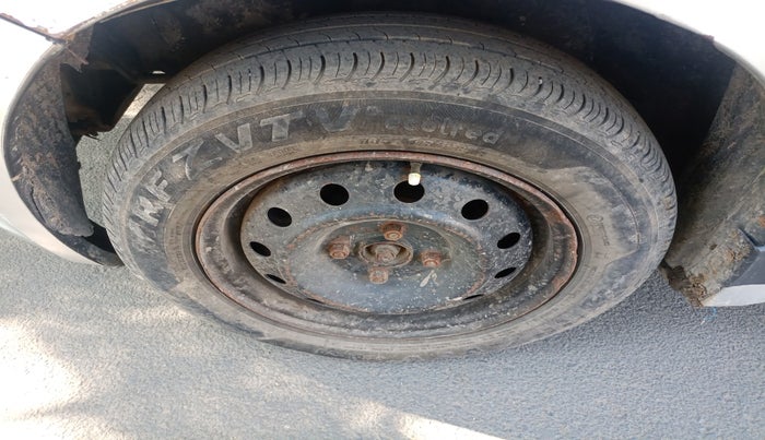 2011 Maruti Swift VDI, Diesel, Manual, 85,514 km, tyre