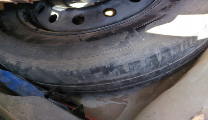 2013 Maruti Swift Dzire VXI, Petrol, Manual, 1,23,773 km, tyre