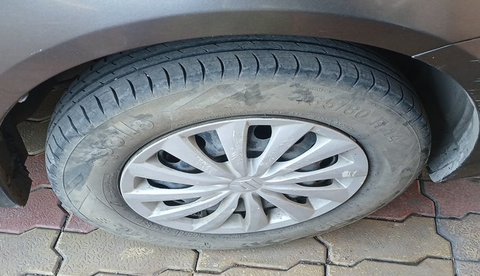 2015 Maruti Swift Dzire VXI, Petrol, Manual, 61,115 km, tyre