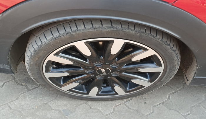 2021 Mini Cooper 2.0 S 3 Door, Petrol, Automatic, 49,128 km, tyre