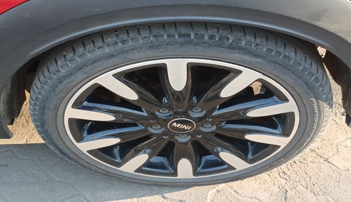 2021 Mini Cooper 2.0 S 3 Door, Petrol, Automatic, 49,128 km, tyre