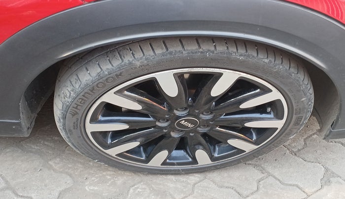 2021 Mini Cooper 2.0 S 3 Door, Petrol, Automatic, 49,128 km, tyre