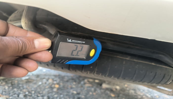 2022 Maruti Ertiga VXI CNG, Petrol, Manual, 1,60,284 km, tyre