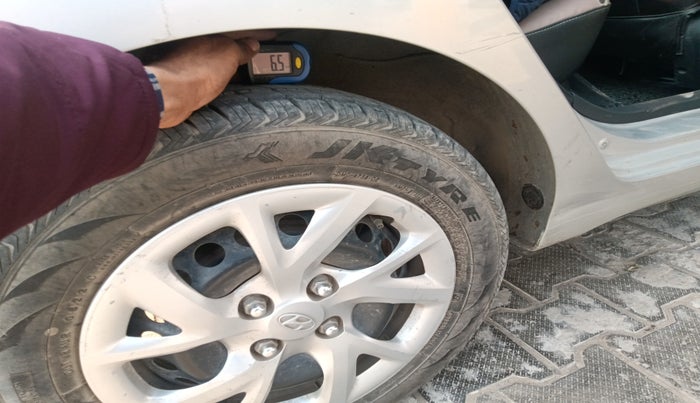 2017 Hyundai Grand i10 SPORTZ 1.2 KAPPA VTVT, Petrol, Manual, 54,298 km, tyre