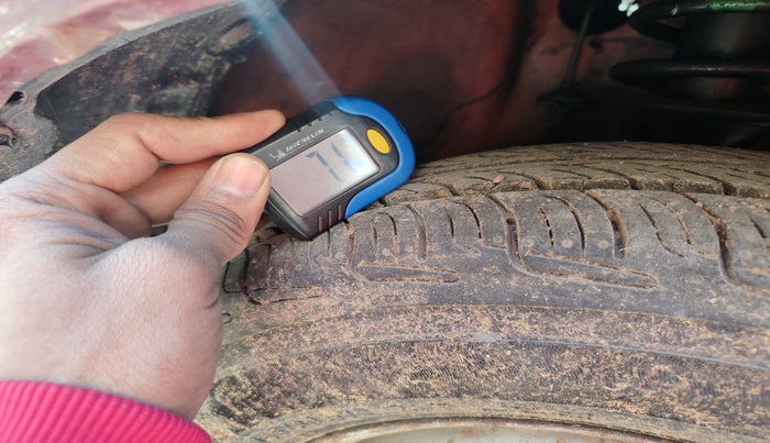 2010 Maruti Alto LXI, Petrol, Manual, 1,20,913 km, tyre