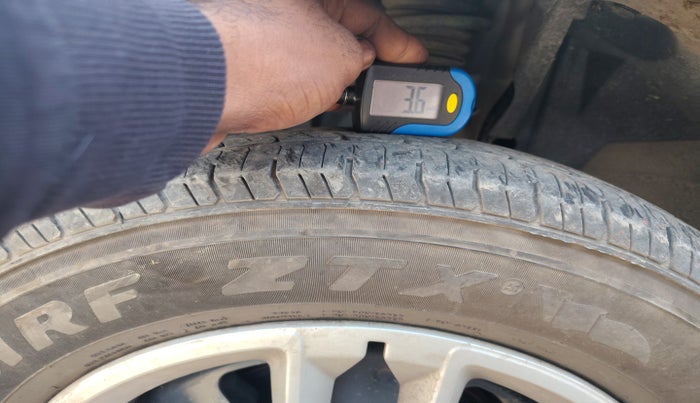 2022 Renault TRIBER RXT, Petrol, Manual, 61,369 km, tyre