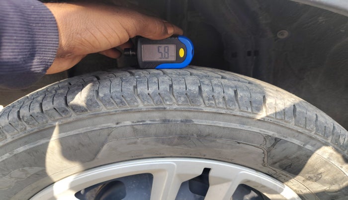 2022 Renault TRIBER RXT, Petrol, Manual, 61,369 km, tyre