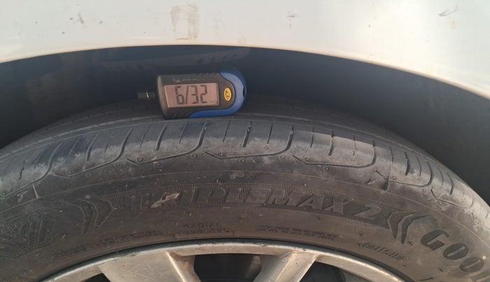 2016 Volkswagen Vento HIGHLINE 1.5 AT, Diesel, Automatic, 94,772 km, tyre