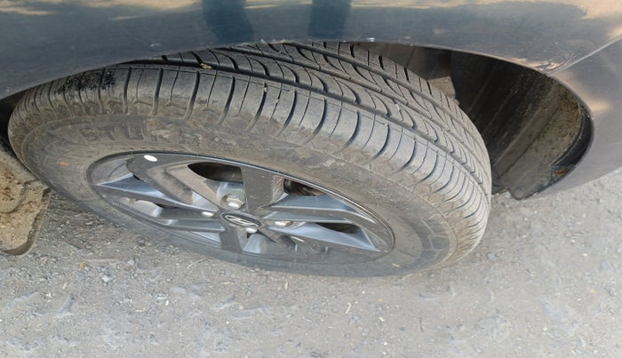 2020 Hyundai GRAND I10 NIOS SPORTZ AMT 1.2 KAPPA VTVT, Petrol, Automatic, 50,850 km, tyre