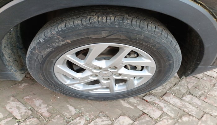 2022 Mahindra XUV300 W8 1.5 DIESEL, Diesel, Manual, 82,875 km, tyre