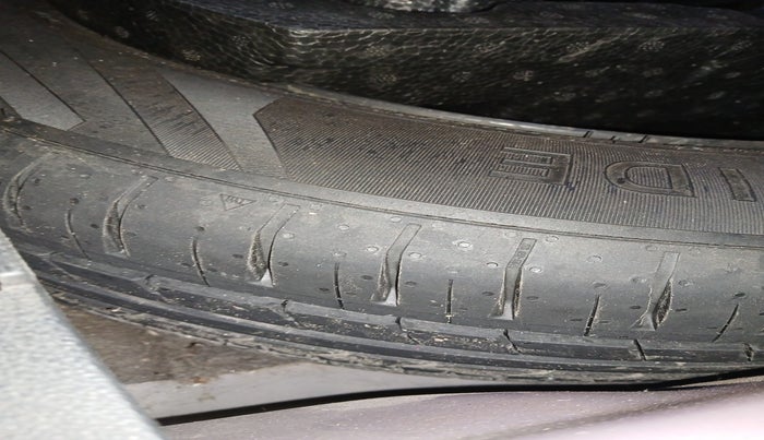 2022 Volkswagen TAIGUN TOPLINE 1.0 TSI MT, Petrol, Manual, 64,967 km, tyre