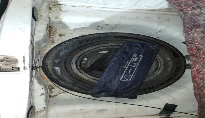 2019 Renault Kwid RXL, Petrol, Manual, 1,39,196 km, tyre